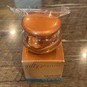 Mary Kay “Born to Be Bronze” Shimmering Crème